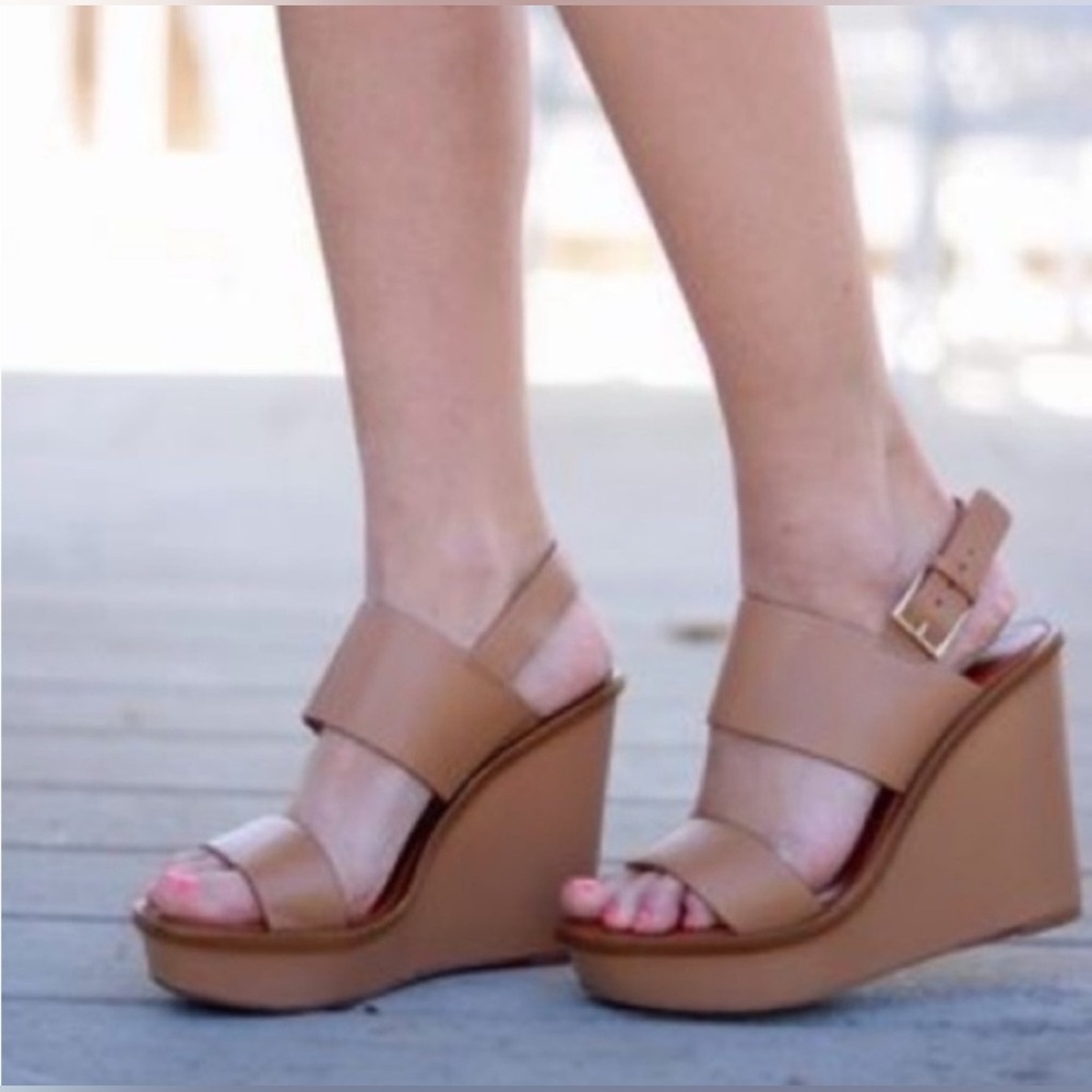 Tory Burch Tan Leather Wedge Sandals – Size 7 Pre-Owned | Made in Brazil